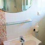 Apartament Sara *