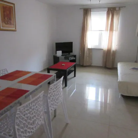 Apartament Sara Tribalj
