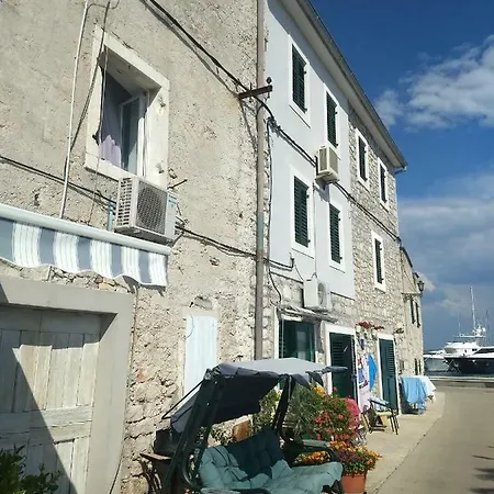 Sara Tribunj (Sibenik-Knin)