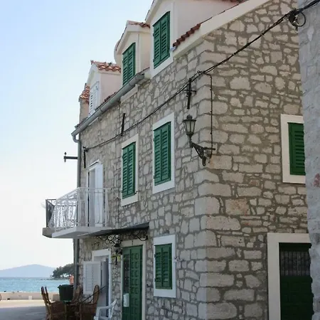 Sara Lägenhet Tribalj