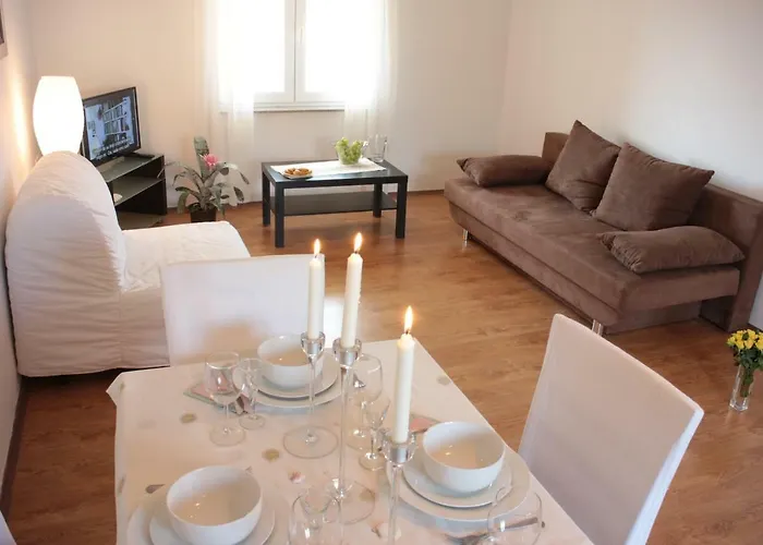 Sara * Tribunj (Sibenik-Knin)