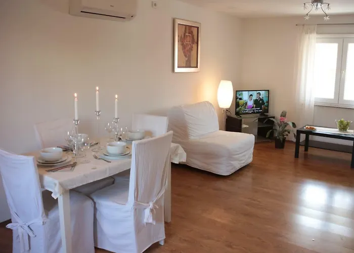 Sara * Tribunj (Sibenik-Knin)